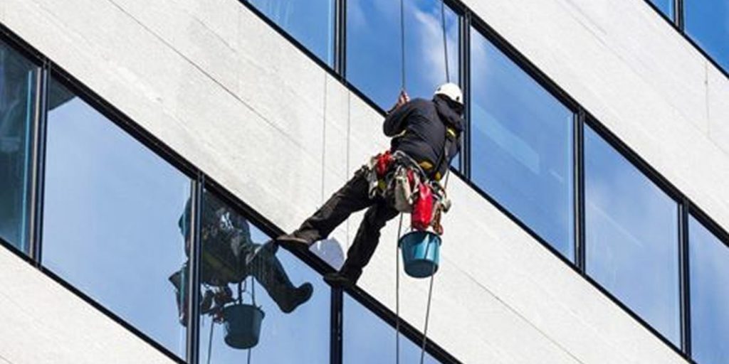 mantenimiento-de-fachada-andamio