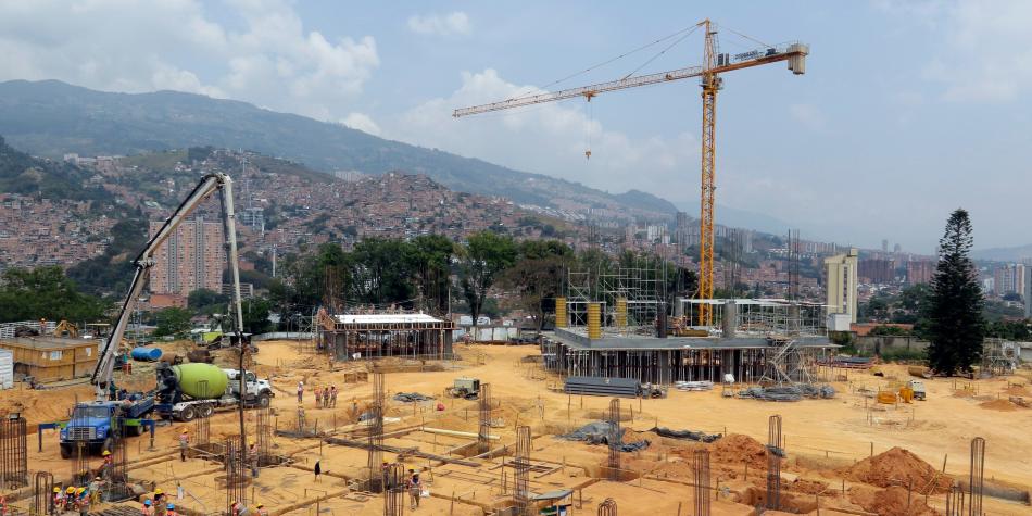 ciudadela-universitaria-medellin-construccion